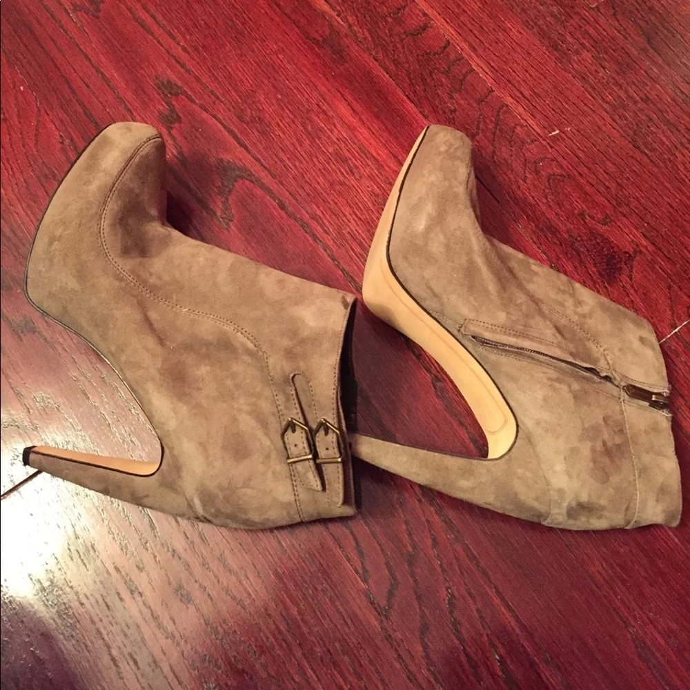 Sam Edelman women’s army green kit zip up ankle boots size 10